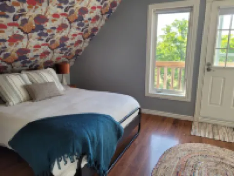 Prince Edward County Pond-Side Getaway! Family-friendly private oasis!