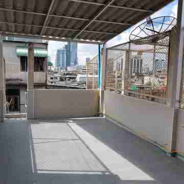 Well placed and completely renovated house Others