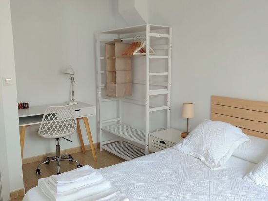 Make yourself at home in the Luz Apartment, Seville, Macarena. Free parking