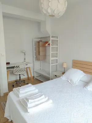 Make yourself at home in the Luz Apartment, Seville, Macarena. Free parking Hotels in Macarena