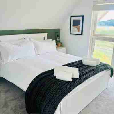 Riverside Haven in Woodbridge | Private Balcony Rooms