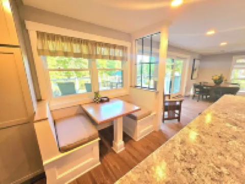 Newly remodeled, private Villa in Bolton Landing with all the comforts of home