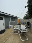 Cozy Guesthouse w/Full Kitchen in Oxnard