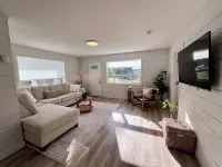 Alpine Escape-Completely Renovated Home, 20 minutes from Jasper Park Gates