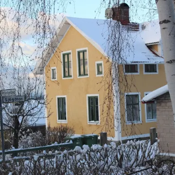 Character  2 bedroom ground floor unit in the heart of Gränna