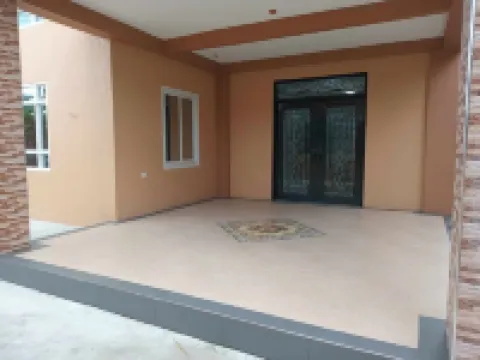 Charming 3-bedroom house with AC, WiFi. Sleeps 13.