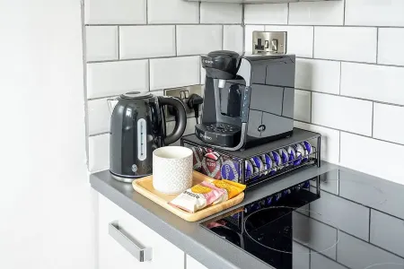 Located close to the city centre with free parking available. Отели рядом с достопримечательностью «Wightwick Manor and Gardens»