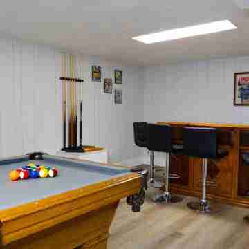 Green Bay Getaway – Near Lambeau, Family Friendly, Midterm Stay Too, All Welcome Fitness & Recreational Facilities