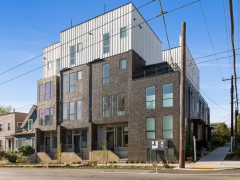 Centrally Located Capitol Hill Townhome w/ Amazing View & Free Parking Onsite