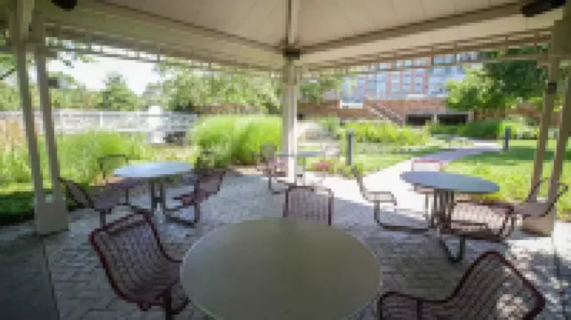 Luxury 3-Bedroom Apartment – Near NYC + NYC Views Nearby Hotels in Edgewater