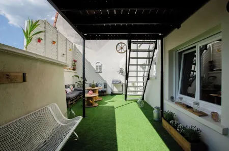 "Cosy House" 5 bedrooms. Pets allowed