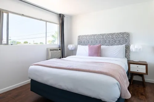 C3- Modern Black & White Interior w/ a Warm Boho Edge