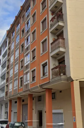 Centrally located apartment in Sarria Отели рядом с достопримечательностью «Torre De Sarria»