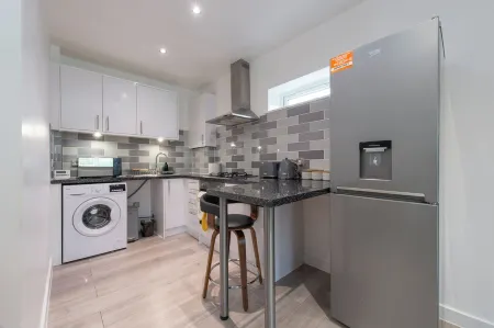 Elegant & Spacious 1 Bed Apt, Crayford, Dartford