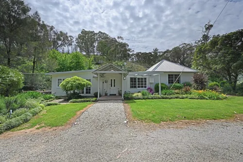 Secluded Wine Country Cottage | Mtb Amenities & Trails Nearby