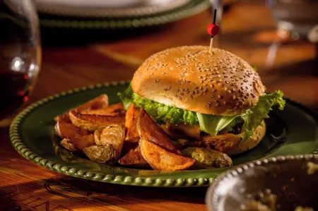 Aldeia da Pedralva by WOT Signature Отели рядом с достопримечательностью «Praia da Cordoama»