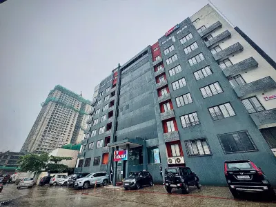 Housr Wakad Pune, Hinjawadi Road Hotels near Spot 18 Mall