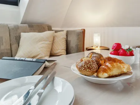 "Sverkel" - 100m from the sea