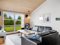 "Yngve" - 3.5km from the sea