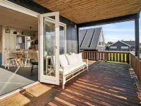 "Vanna" - 500m from the sea