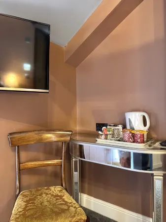 Top Joe's Townhouse Отели в г. Нарберт