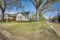 'The Pink Azalea' - Tyler Home w/ Yard + Patio! - 3-Star
