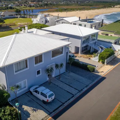 Footprints in Kleinmond Hotels near Kleinmond Golf Course