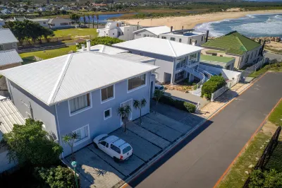 Footprints in Kleinmond Hotels near Benguela Cove Lagoon Wine Estate