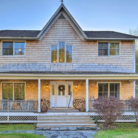 Private Home w/ Hot Tub Near Jay Peak Slopes