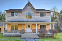 Private Home w/ Hot Tub Near Jay Peak Slopes - Wifi
