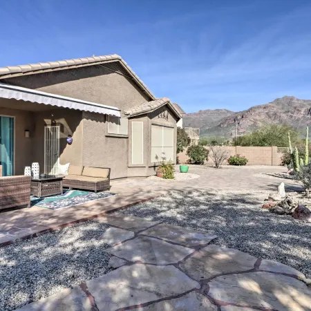 Mountain Views and Nearby Hikes Gold Canyon Escape!