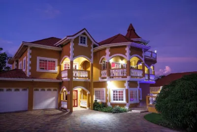 The Palms at Galina *Luxury Rental* Fully Staffed Hotels in 