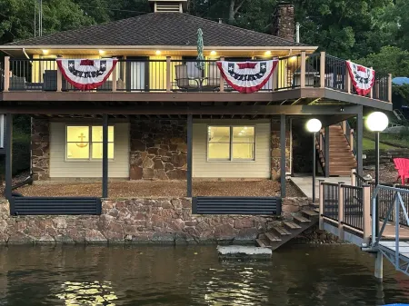 Newly Renovated 5 bedroom Lakefront Vacation Home with Private Boat Dock