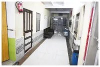 Goroomgo Bhagwaan Das Varanasi Hotels in Domari