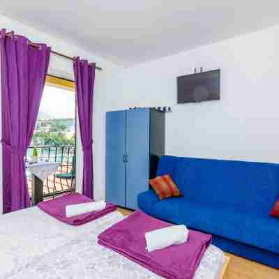 Apartments & Rooms Mihajica- Comfort Studio Apartment with Balcony and Sea View Rooms