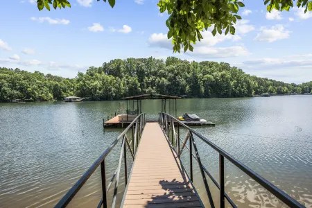 Dogwood Cabin w/ Dock!