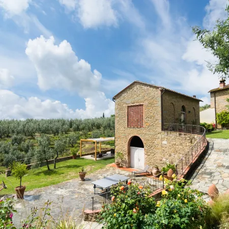 Farmhouse in Vinci with Pool and Tuscan Views