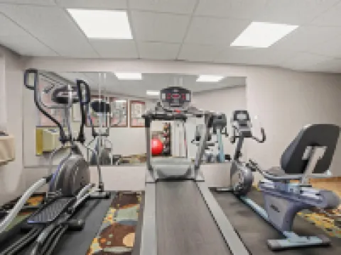 Days Inn by Wyndham Utica Hotels in Utica