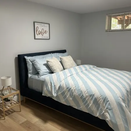 Charming 1-bedroom apartment in enchanting Moncton with WiFi