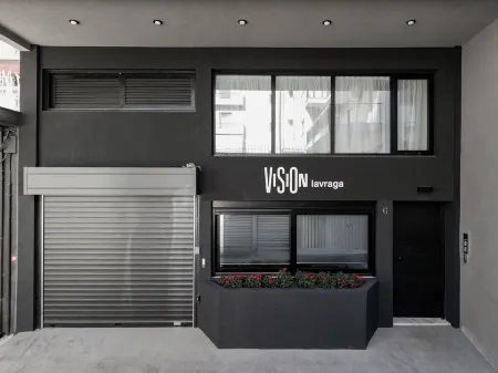 Vision Lavraga Отели рядом с достопримечательностью «Athinais Culture Center»