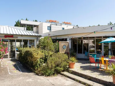 Greet Hotel Bordeaux Aéroport Hotels near Ma Petite Cave