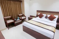 Hotel Laxmibai Palace- Only 300 Miter from Sai Baba Temple!!!! - 2-Star