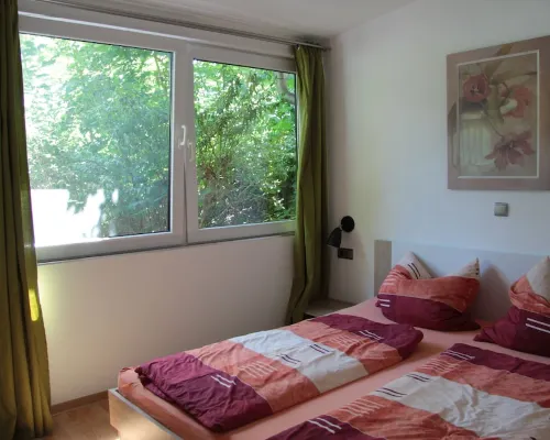 Modernly Furnished Bungalow with Fireplace, Surrounded by Greenery. Hotels in Friedrichroda
