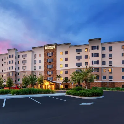 勞德代爾堡機場西Staybridge Suites 鄰近火烈鸟花园的酒店