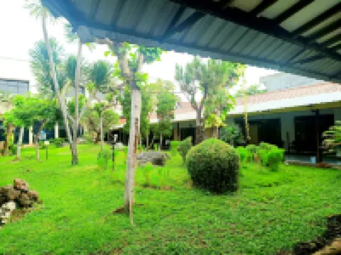 Hotel Istana Syariah Pekalongan by Hello Room Hotels in West Pekalongan