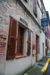 Hôtel du Vieux Pont Hotels in Pamiers