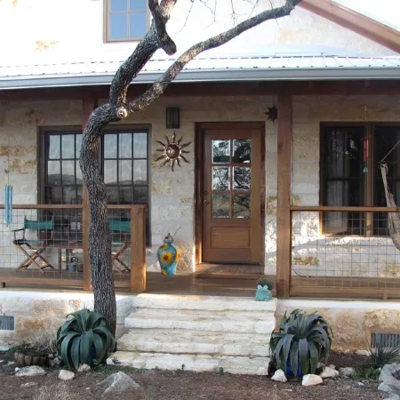 Hill Country getaway - Next to Hamilton Pool