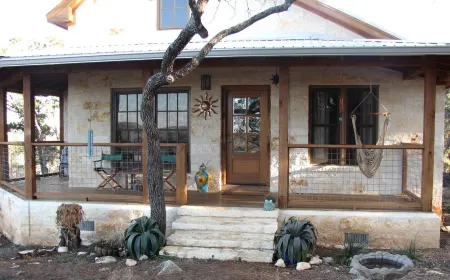 Hill Country getaway - Next to Hamilton Pool