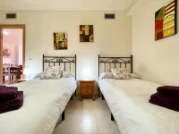 Apartment near beach with pools and hot tub - badewanne