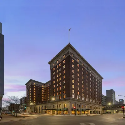 Hotel Fort des Moines, Curio Collection by Hilton Hotels near Hy-Vee Hall